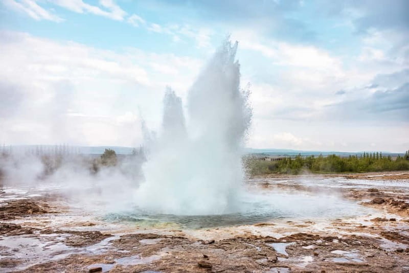From Reykjavik: Small Group Golden Circle Day Trip - Gullfoss Waterfall: How to See the Power Up Close