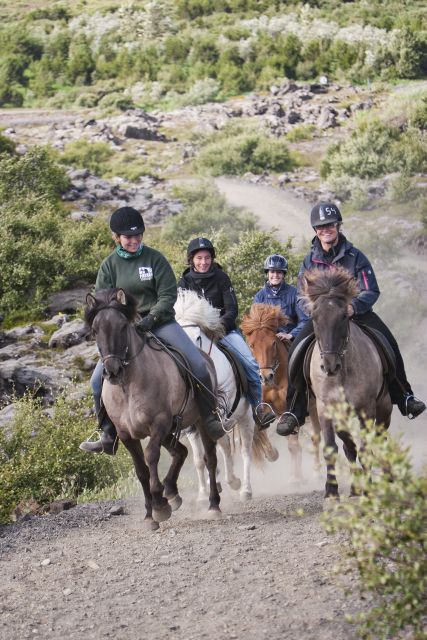 From Reykjavík: Viking Horseback Tour in Hafnarfjörður - Getting to Sörlaskeið 26 and meeting before the horses warm up