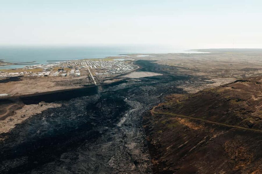 From Reykjavik: Volcanic Peninsula & Grindavik Minibus Tour - Six hours on the Reykjanes Peninsula: why this half-day hits hard