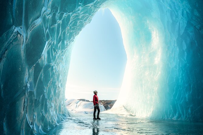 Glacier and Ice Cave Private Photoshoot - 15 Shot Photo Package - Glacier Lagoon to Ice Caves: How the Day Flows