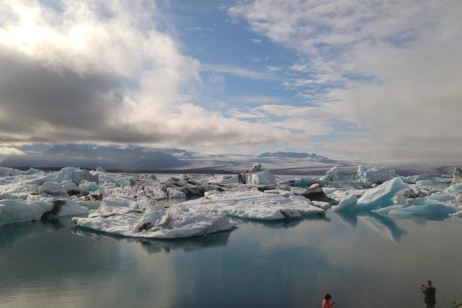 Glacier Lagoon, Diamond Beach, Black Sand Beaches and Waterfalls - Vatnajökull ice cap and Dyrhólaey: scale, then viewpoints