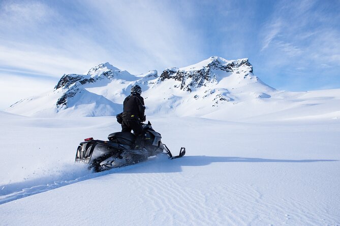 Glacier Rush – Fast pace snowmobile - SnoMo Glacier - Starting at Gullfoss: getting geared up and ready to ride