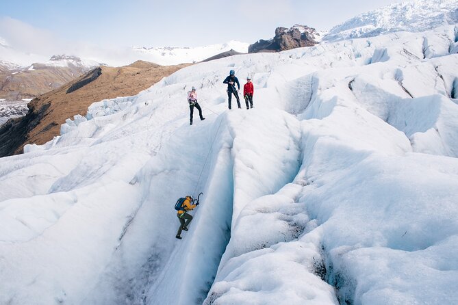 Glacier Xtreme: Vatnajökull Ice Climbing + Hike from Skaftafell - The glacier hike: 8 km with 350 to 400 m up