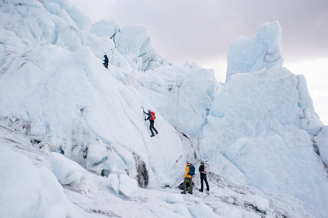 Glacier Xtreme: Vatnajökull Ice Climbing + Hike from Skaftafell - Ice climbing on steep glacier ice
