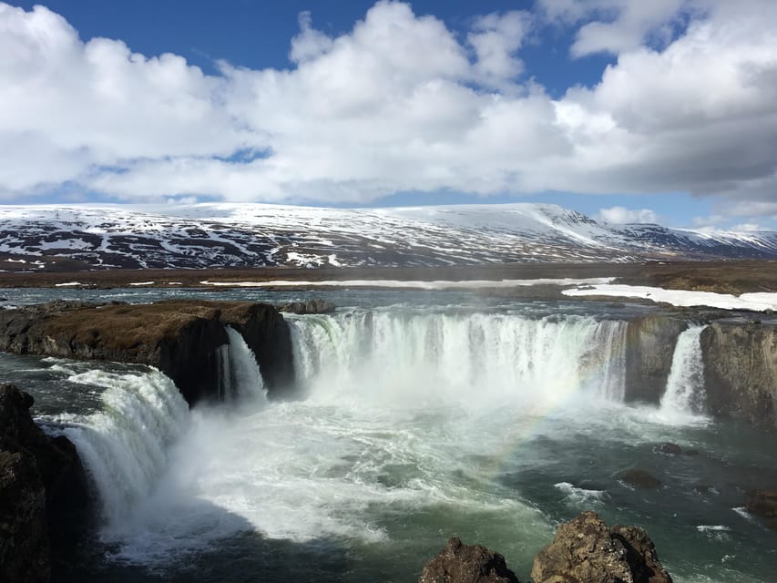 Godafoss Waterfall Short Day Tour from Akureyri Port - The guide and group vibe: English, humor, and keeping it moving