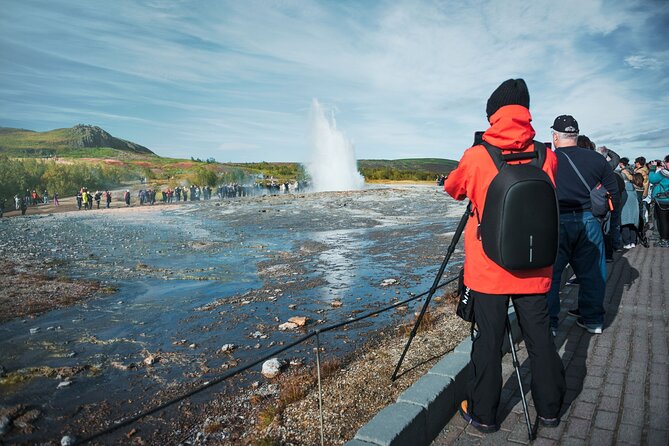 Golden Circle Classic Tour with Secret Lagoon Relaxation - Stop 3: Gullfoss Falls and the “canyon edge” experience