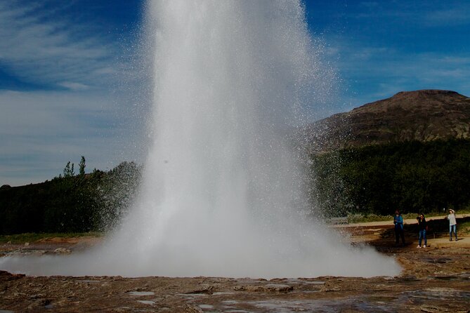 Golden Circle Iceland: Full-Day Guided Tour from Reykjavik - Pickup and meeting points, the stuff that can make or break your morning