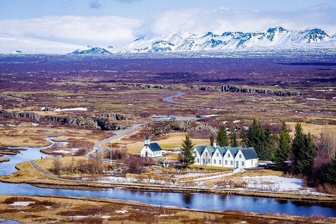 Golden Circle & Northern Lights Tour from Reykjavik - Ride comfort and onboard perks that genuinely matter in winter