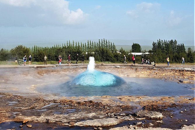 Golden Circle Private Day Tour - up to 9 passengers - Picking up in Reykjavik and planning an 8 to 10 hour day