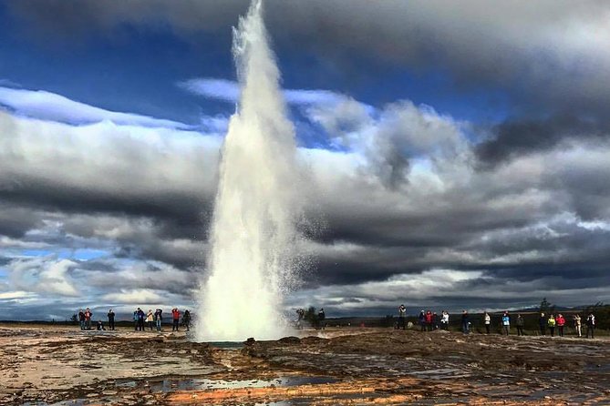 Golden Circle & Secret Lagoon & Friðheimar (lunch included) - PRIVATE TOUR - Thingvellir: tectonic drama, plus a waterfall walk