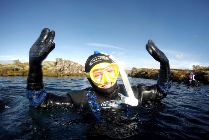 Golden Circle & Snorkeling in Silfra From Reykjavík with Free Photos - Comfort, group size, and guides on the bus