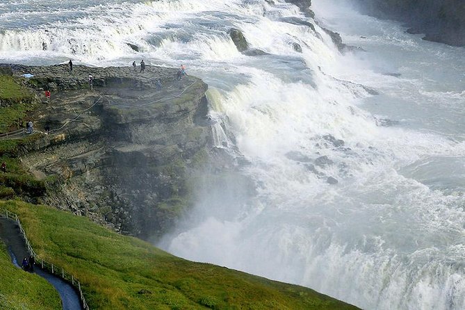 Golden Circle Tour and Evening Northern Lights Cruise from Reykjavik - Evening northern lights cruise from Reykjavik Old Harbour