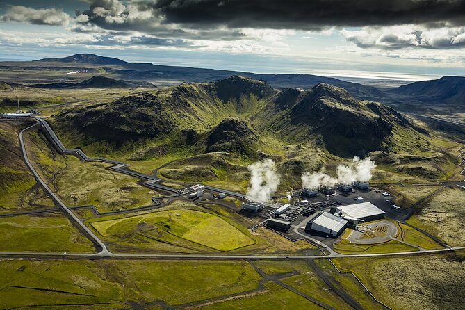 Helicopter tour from Reykjavik: Hengill Area with at site landing - Why Hengill by helicopter feels different from a bus tour