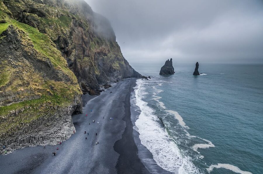 Iceland 3-Day Tour Golden Circle, Glacier Lagoon, & Ice Cave - Jokulsarlon Glacier Lagoon and Diamond Beach, why it looks unreal