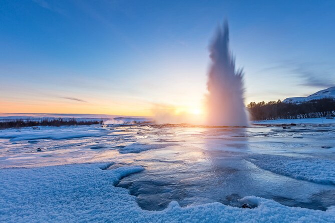 Iceland´s Golden Circle Minibus daytour - Small-group comfort and WiFi on board