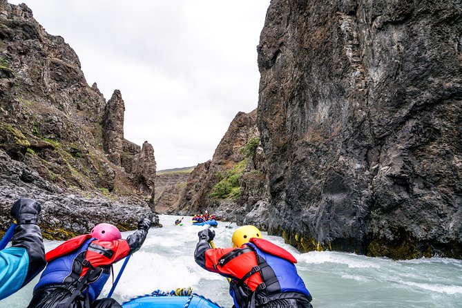 Iceland’s Top Grade 4 Rafting – Drysuit, Canyon & Adrenaline - Drysuit Comfort in Cold Water: The Difference Between Brave and Miserable