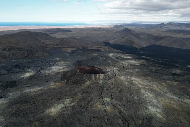 Iceland Volcanic Eruption Area Helicopter Tour from Reykjavík - Reykjanes Peninsula: fissures, fresh lava, and real Earth energy
