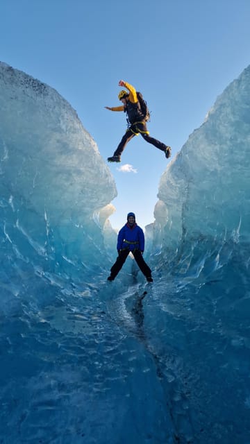 Jökulsárlón: Blue Ice Cave Tour and Glacier Walk - From Jökulsárlón Lagoon to the glacier edge in a jeep
