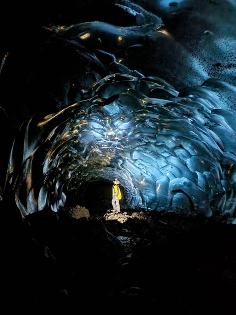 Jökulsárlón: Blue Ice Cave Tour and Glacier Walk - Tips to make your day smoother on Vatnajökull ice