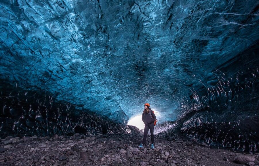 Jökulsárlón: Crystal Ice Cave Super Jeep Tour - Entering the Vatnajökull Outlet Ice Caves: Colors, Canyons, and Crystals