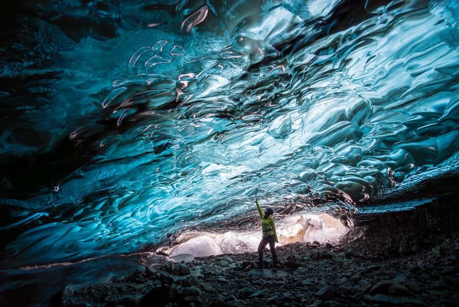 Jökulsárlón: Glacier Hike to a Remote Ice Cave - Inside the blue ice cave and ice canyons, with real safety judgment