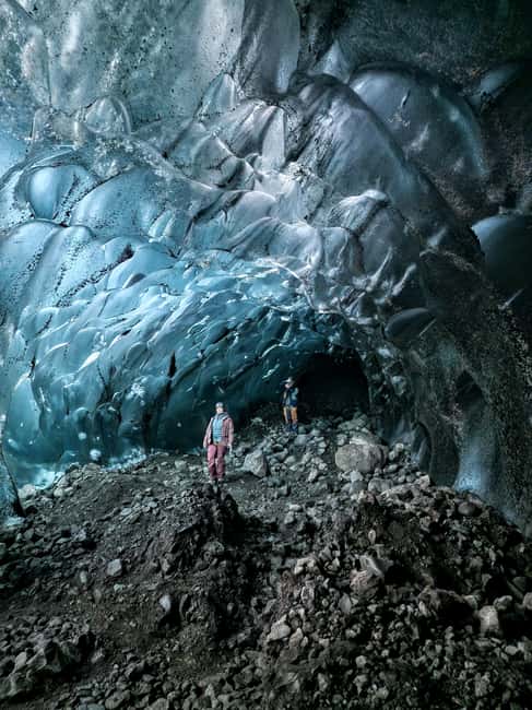 Jökulsárlón Ice Cave Tour - Inside Vatnajökull glacier - The Short Walk to the Natural Cave Entrance