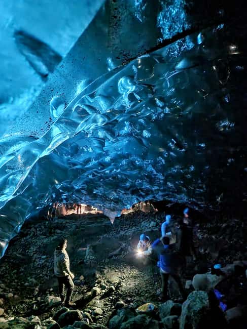 Jökulsárlón Ice Cave Tour - Inside Vatnajökull glacier - When the Cave Looks Different Than Photos