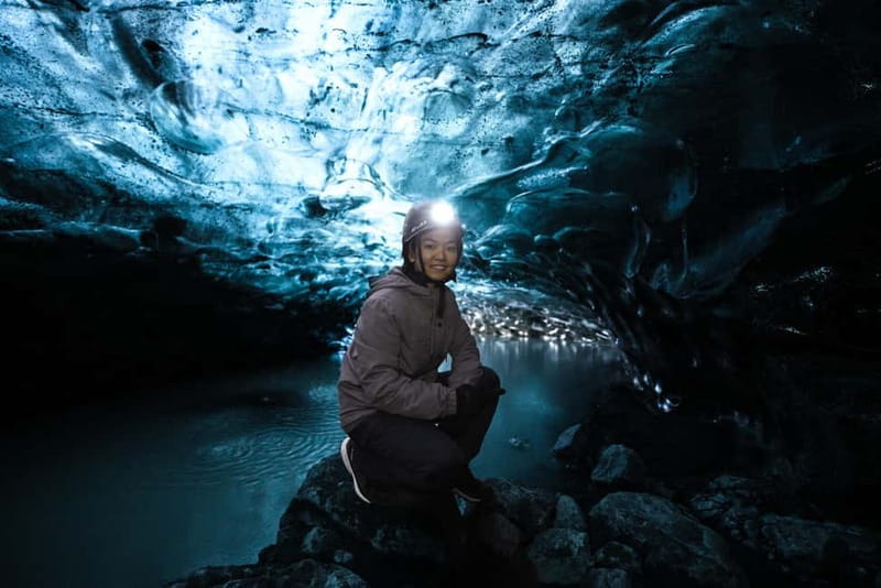 Jökulsárlón: Vatnajökull Glacier Ice Cave Tour by Super Jeep - Arriving at the glacier and getting your safety gear