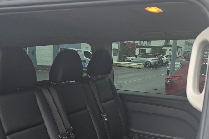 Keflavik Airport: One-way Private Transfer to/from Reykjavik - Hotel drop-off to your entrance, not the end of the road