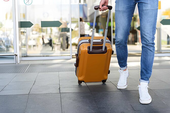 Keflavik Airport: Private Transfer To/From Reykjavik - upto 8 PAX - Reykjavík Pickup Timing: Be Ready, and You’ll Glide