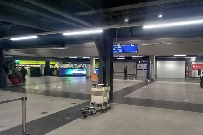 Keflavik International Airport Private Transfer To/From Reykjavik - What the “Extras” Really Do for Your Day