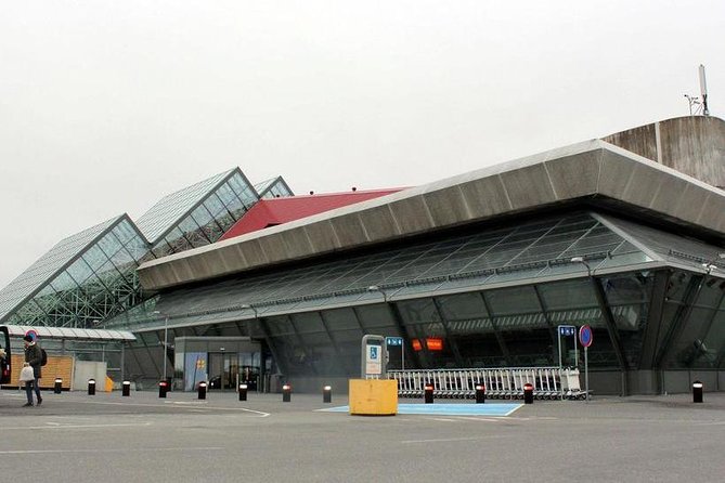 Keflavik To Reykjavik Private Luxury Airport Transfer - Price and Value: When $280 Per Group Makes Sense