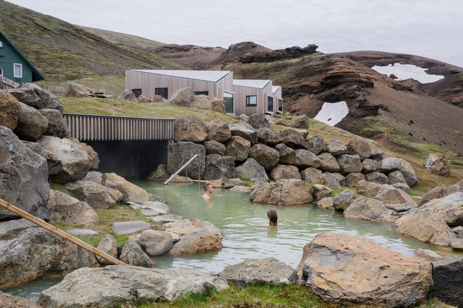 Kerlingarfjöll: Highland Baths Admission - Showers, changing rooms, and those practical touches