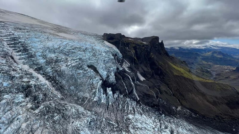 Landmannalaugar: Helicopter tour with 3 Landings - Geysir and the Waterfall Pair: Great Eruptions, Gullfoss Drop, Háifoss Walk