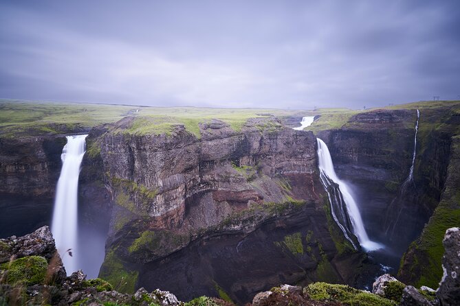 Landmannalaugar Hiking, Haifoss Waterfall and Hot Springs Tour - Bláhylur crater lake: small timing, big geological story