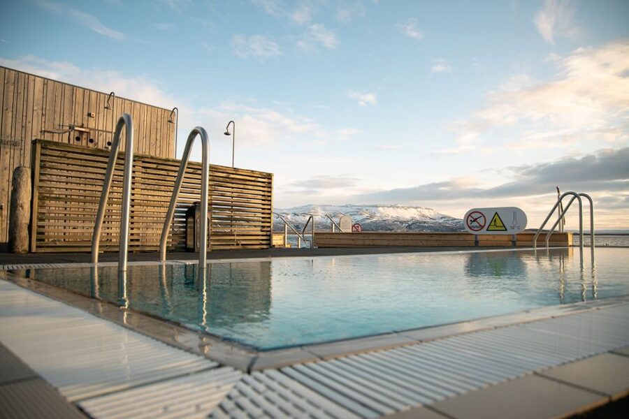 Laugarvatn: Laugarvatn Fontana Geothermal Baths Entry Ticket - The 2-hour soak plan, from warm water to cold lake plunge
