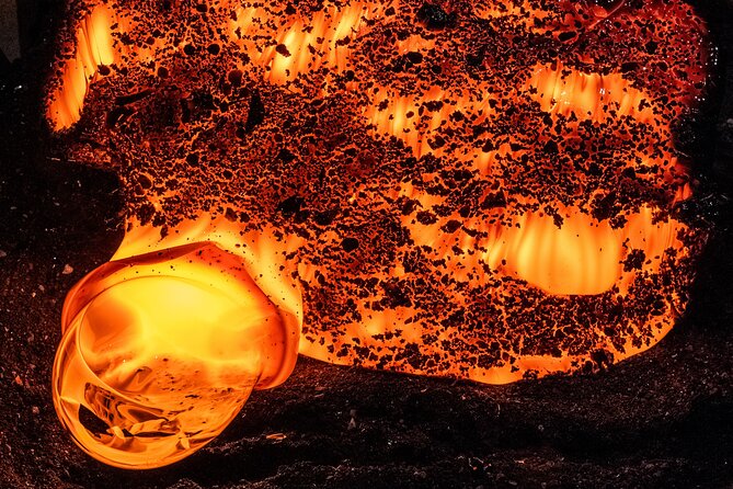 Lava Show Reykjavik Admission Ticket - Optional Premium Upgrade - The pre-show to Q&A flow: how the eruption story is built