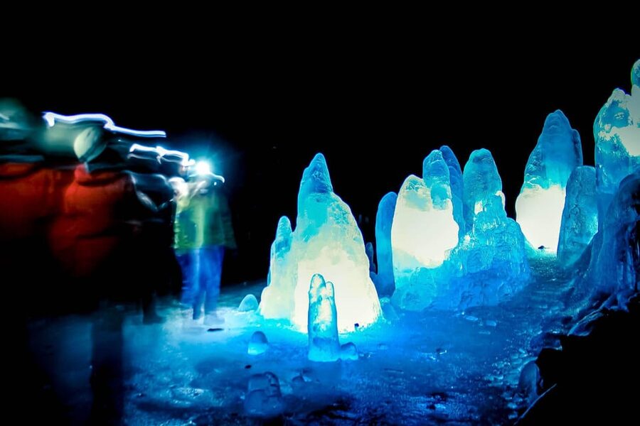 Lofthellir Ice Cave Super Jeep Tour - What makes the ice formations special in Lofthellir