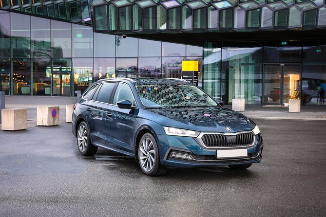 Luxury Private Transfer from Reykjavik to Keflavik Airport - The ride itself: why 45 minutes feels shorter