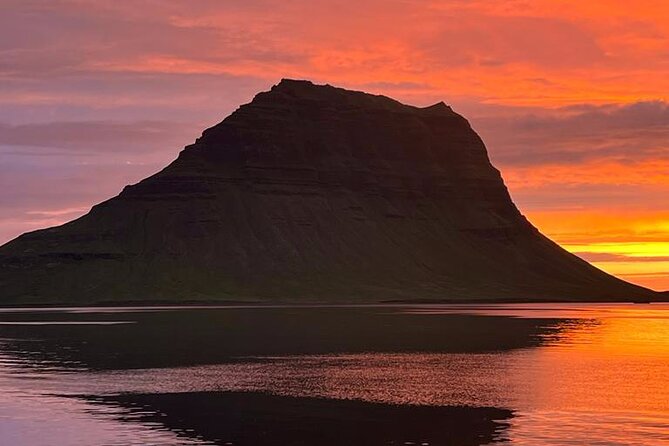 Midnight Sun Kayaking Adventure by Mt. Kirkjufell - Why midnight sun kayaking near Kirkjufell is such a good idea