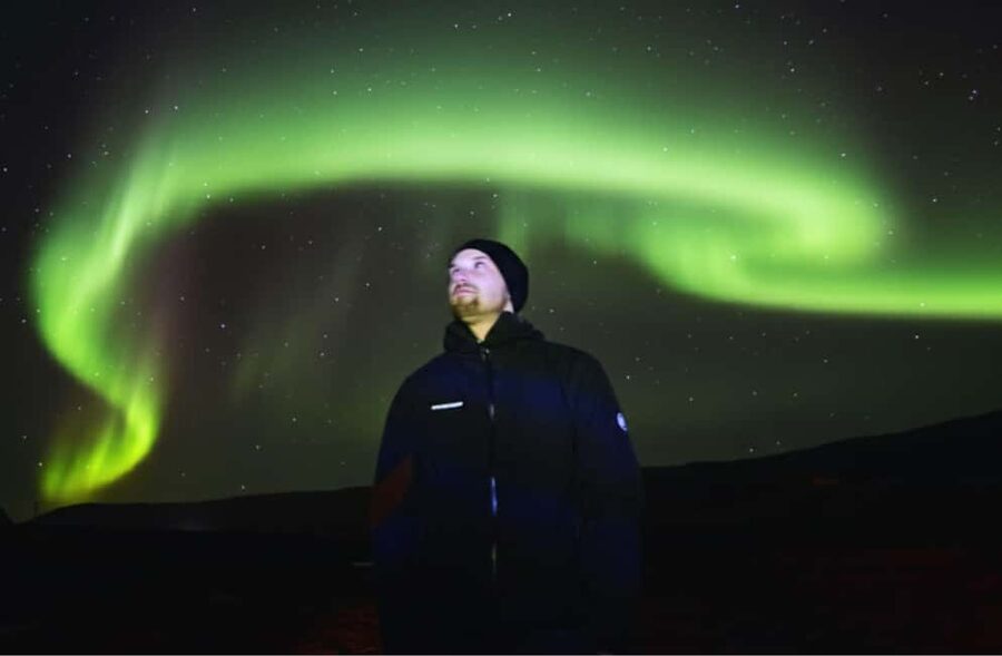 Northern Lights: 4x4 Adventure with Treats, Photos & Cocoa - The 4x4 minibus advantage: comfort, traction, and quiet access