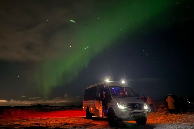 Northern Lights 4x4 Tour with Pastries and Cocoa from Reykjavik - Your 4-Hour Plan: Pickup, Aurora Stops, Cocoa Break, Photo Moment