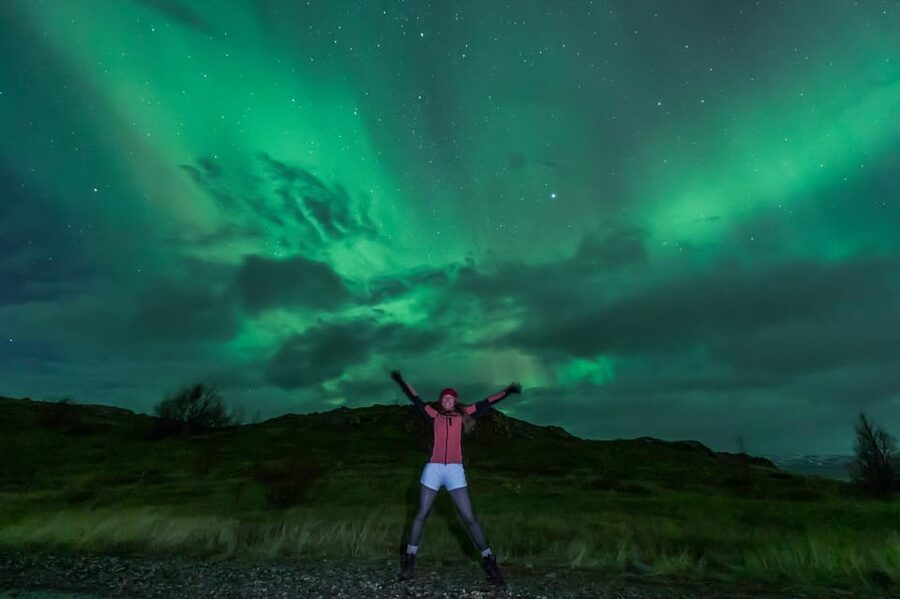 Northern Lights in Mini Bus, Photos, Hot Cocoa and Pastries - Complimentary Northern Lights Photos, Without the Stress