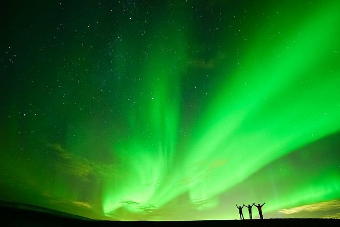 Northern Lights Minibus Tour with Hot Cocoa, Blankets & Photos - How the Aurora Hunt Works in Real Life
