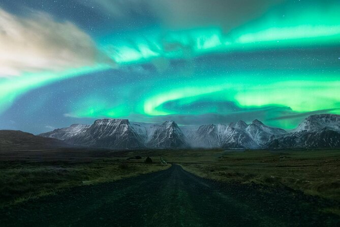 Northern Lights Small-Group Tour with Free Photos & Hot Chocolate - Free guide photos of you and the aurora, plus how to get better shots