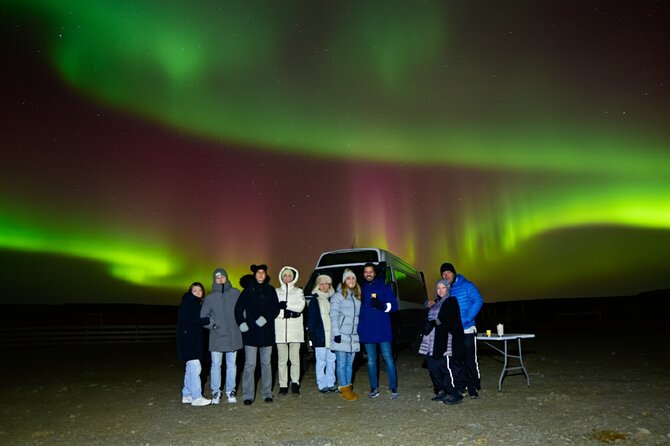 Northern Lights Tour: Cozy Night Adventure with Hot Chocolate - The 4-Hour Ride: Warm Bus, Dark Sky, Clear Focus
