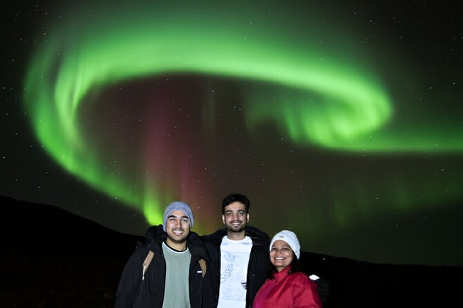 Northern Lights Tour: Cozy Night Adventure with Hot Chocolate - Stop in Reykjavík, Then Into the Quiet: What the Evening Looks Like