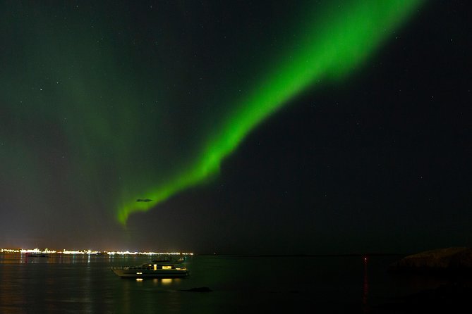 Northern Lights Yacht Cruise - The Warmth Factor: Blankets, Bathrooms, Wi-Fi, and the Bar