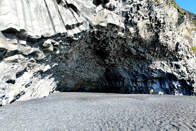 One-Day Tour: Private South Coast with Diamond Beach Adventure - Getting started right: pickup, Wi-Fi, and a guide named Alex