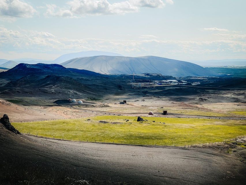 Port Akureyri: Godafoss Waterfall, Myvatn and Baths Tour - Grjótagjá cave and the rift story between continents